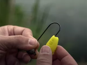 Jigová hlava s držiakom Delphin TYRE / 5ks