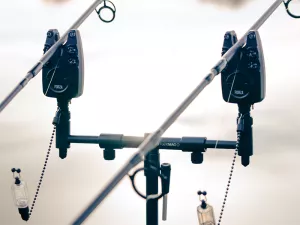 Rozťahovacia hrazda na prúty Delphin FlexiMAG BUZZ L