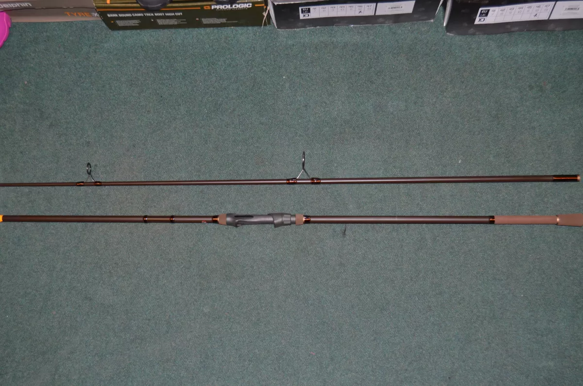 Nový kaprový prut IMPALA 3,9m 3,5lb Delphin