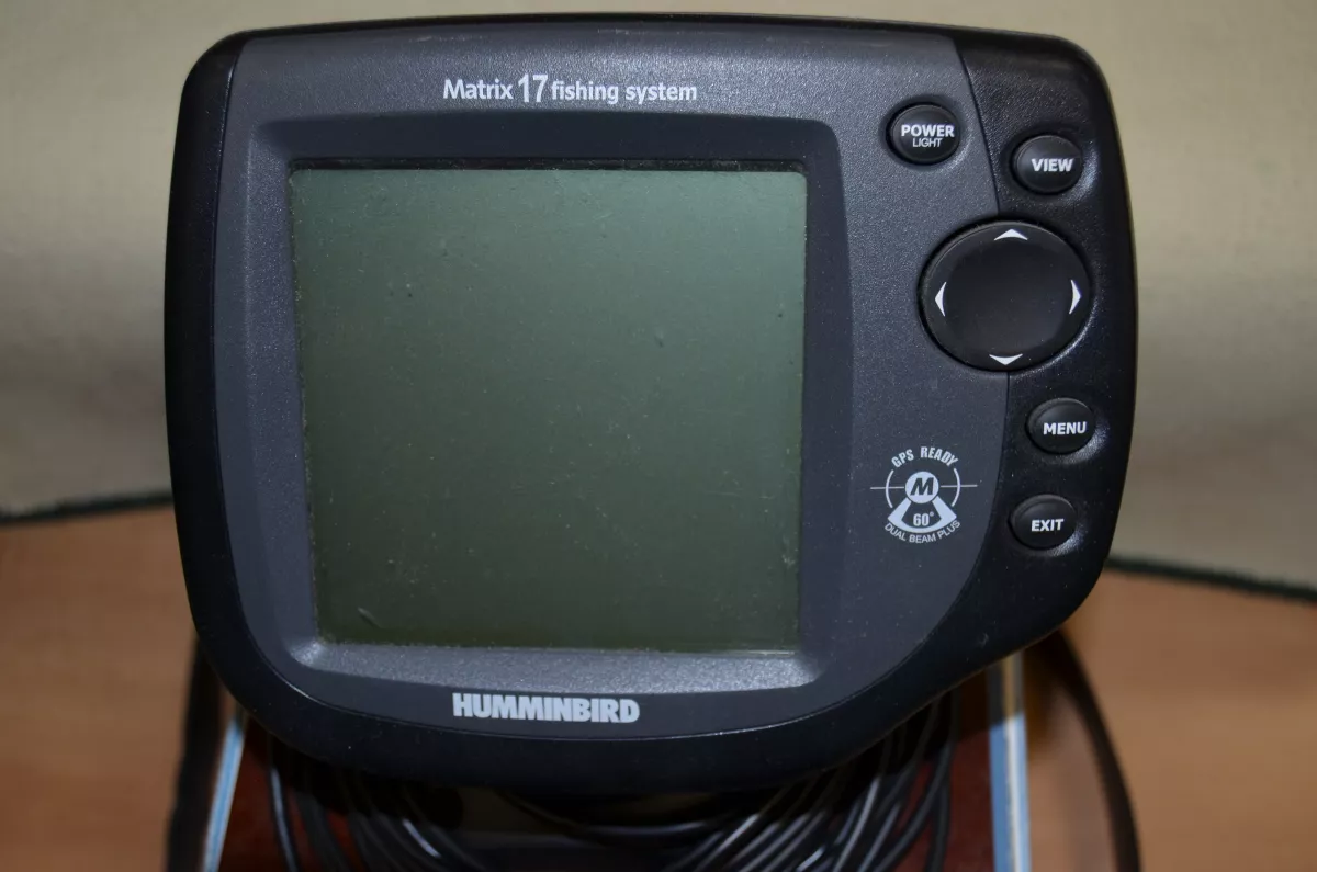 Prodám Starší echolot HUMMINBIRD MATRIX 17